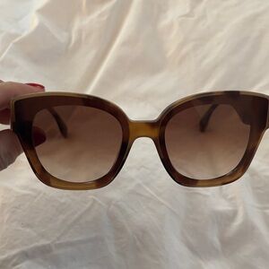Fendi Stylish Brown Sunglasses, brand new